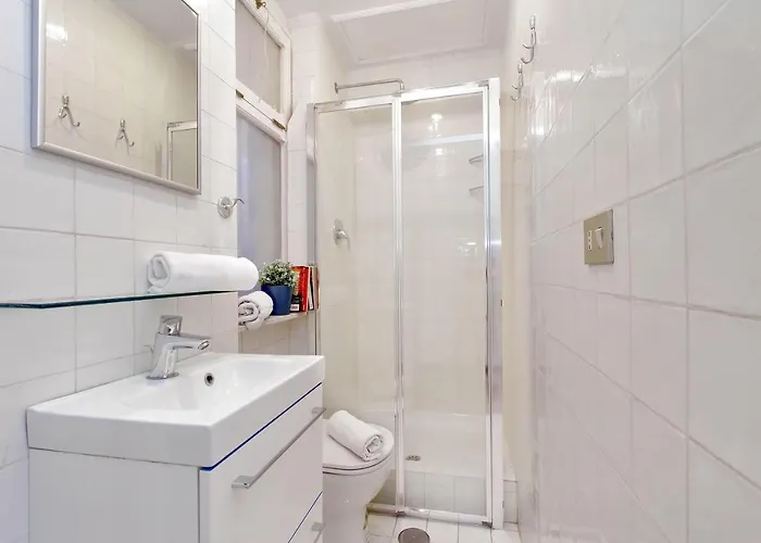 4bnb - Tiberina Spacious Апартаменты Рим
